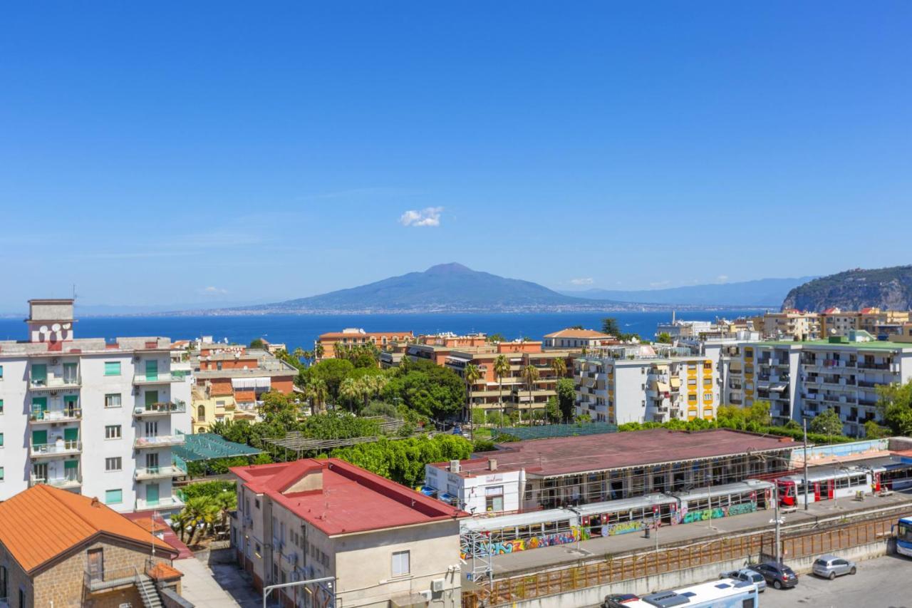 Amore Rentals - Appartamento Cielomare Sorrento Luaran gambar