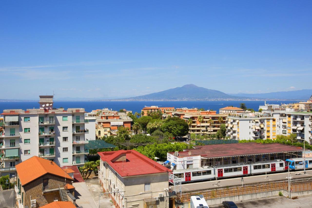 Amore Rentals - Appartamento Cielomare Sorrento Luaran gambar