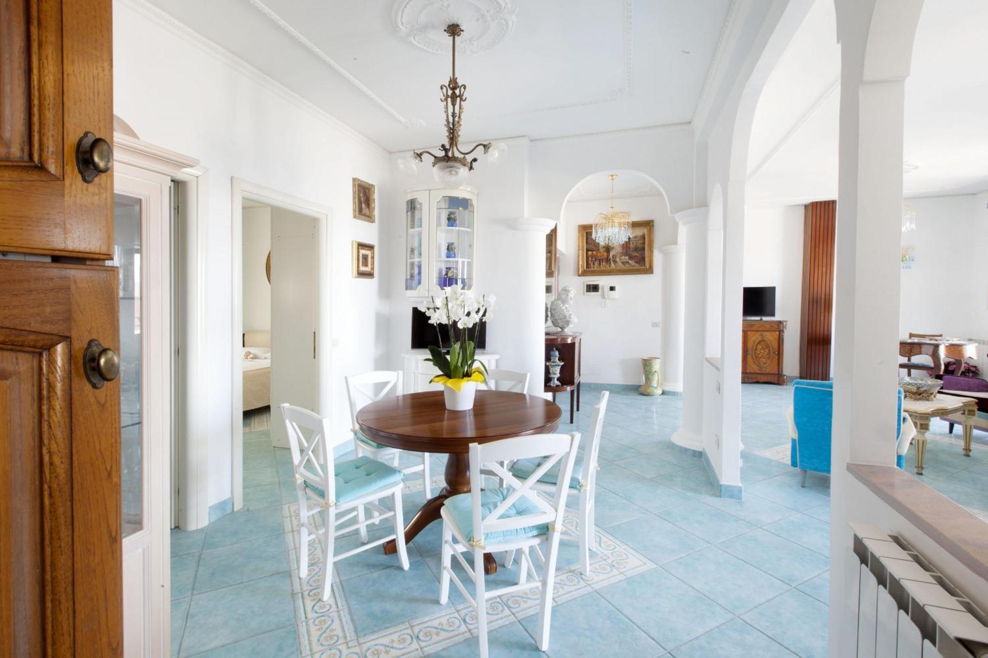 Amore Rentals - Appartamento Cielomare Sorrento Luaran gambar